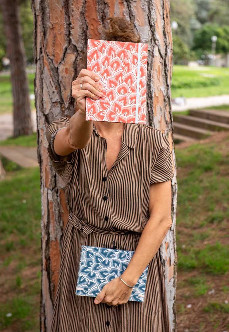 8f41ce_5d7e8bbc978444fe92a3fcafe16e6523mv2