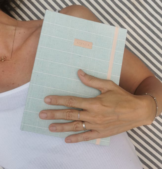 8f41ce_9779ca732d3a44f09e25c1e4eebffe19mv2