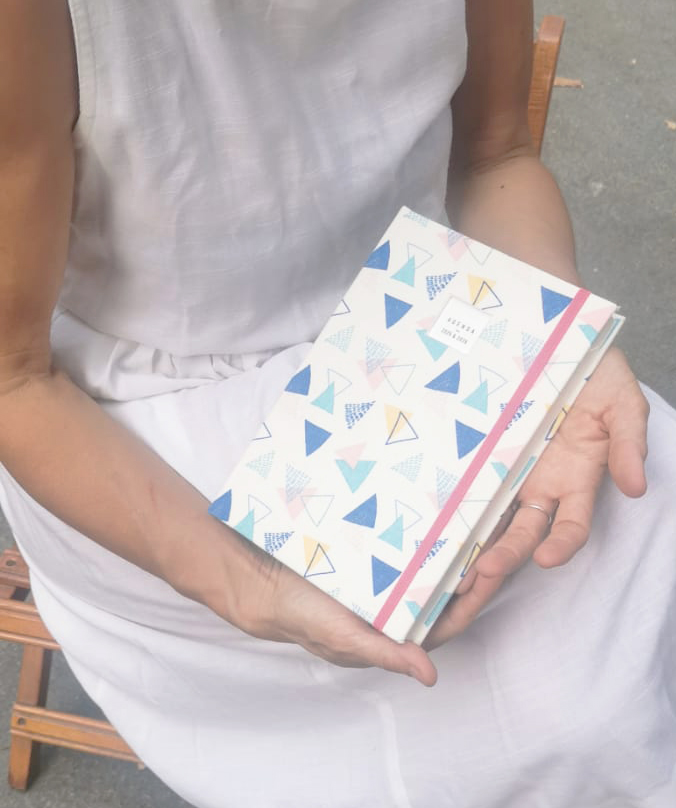 8f41ce_d7b8a98431fb485fb87cb46978b6b71bmv2